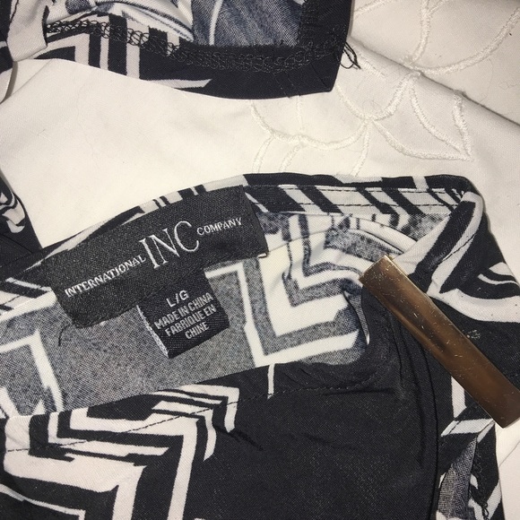 INC. B&W Prints Sleeve Cutout V-Neck Flowy Top - Picture 10 of 11